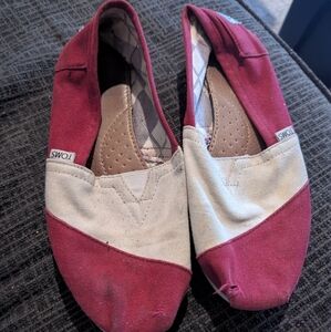 Tom's Red and White Women's Shoes - Size 9